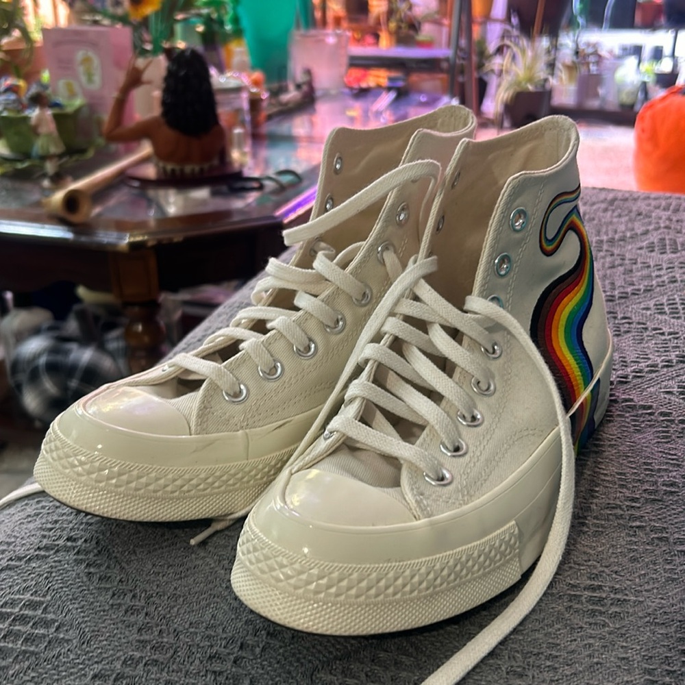 Pride Converse